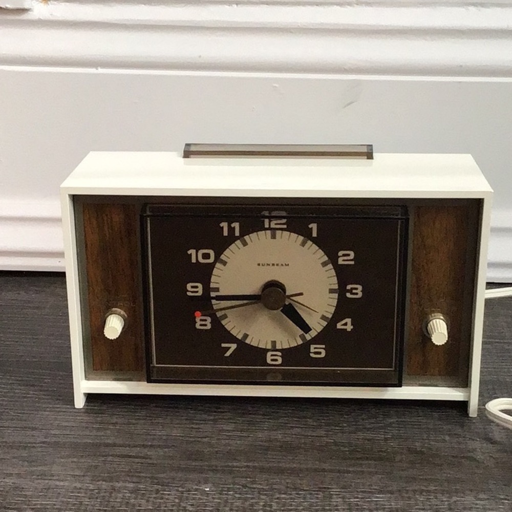 Vintage 1960’s Sunbeam Electric Clock 428A Series
